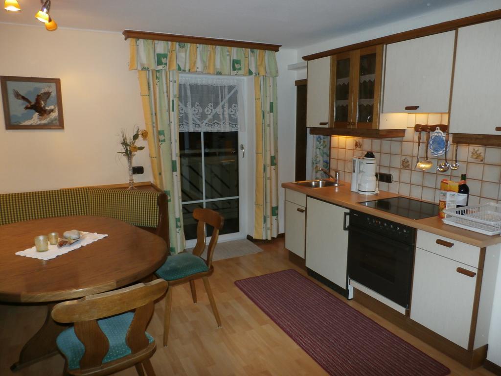 Apartmán Hausmenneweger Annaberg im Lammertal Pokoj fotografie