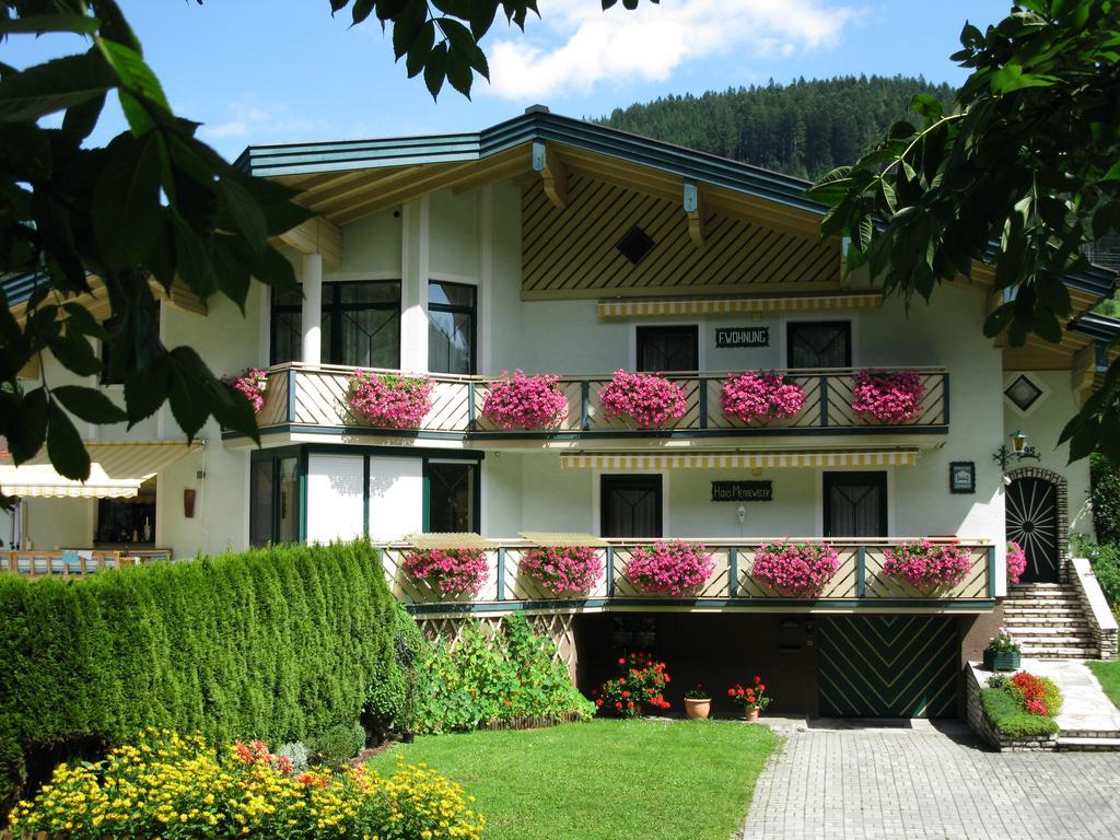 Apartmán Hausmenneweger Annaberg im Lammertal Pokoj fotografie